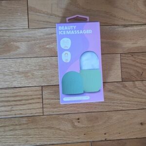 Beauty Ice Massager in Pink and Green